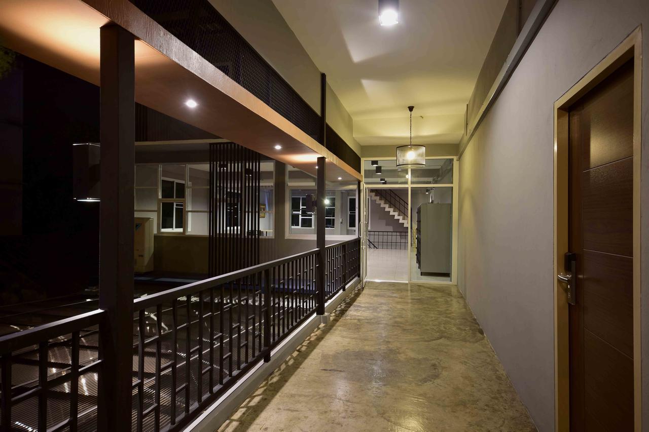 Inn Stations Hostel Bangkok Exterior photo